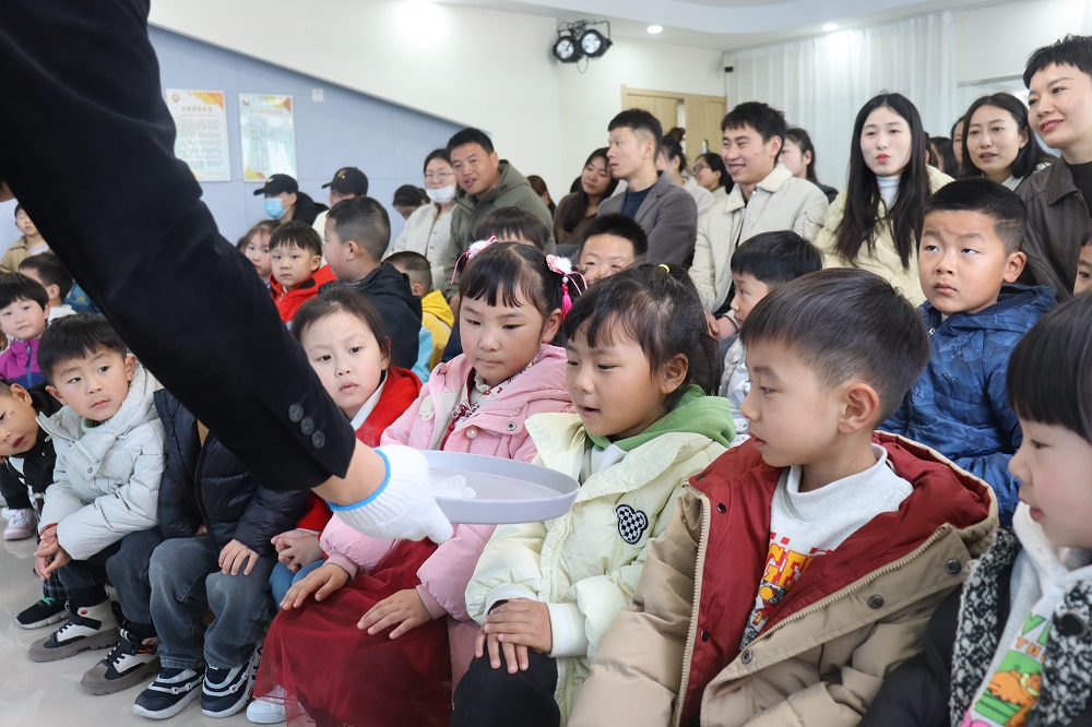 一起解锁“哇”时刻 ——新沂市青年路幼儿园STEAM俱乐部活动