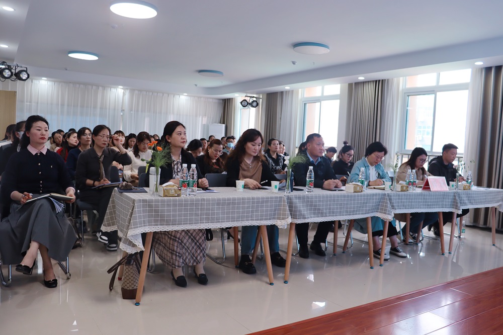 研训砺新 助推优质发展——省优质幼儿园评估工作培训会（新沂分会场）在我园顺利举行