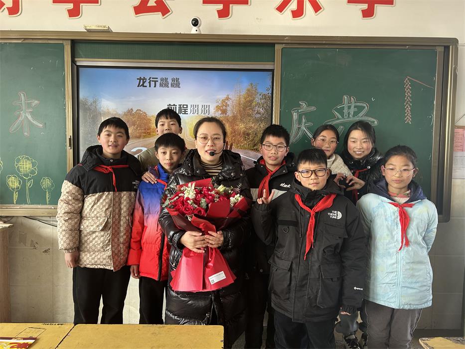 师者风采·青年教师 李香香：孜孜以求，逐梦前行