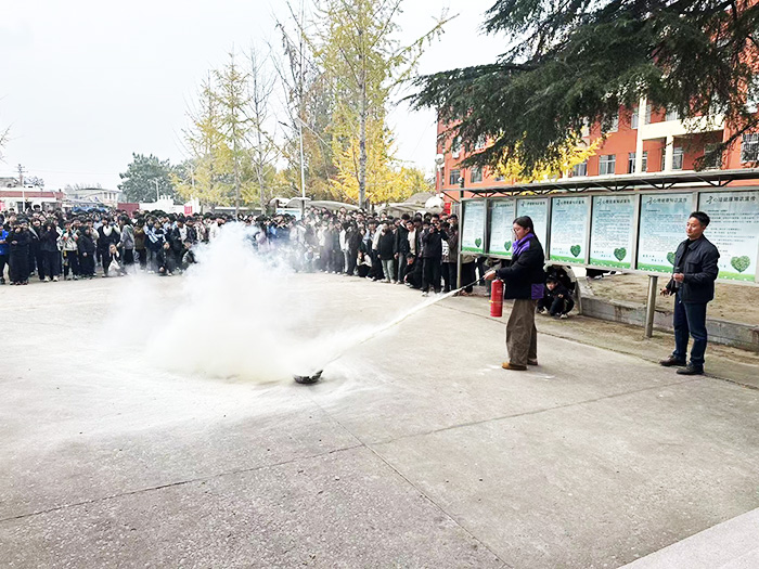 王楼初级中学举行消防教育周主题活动