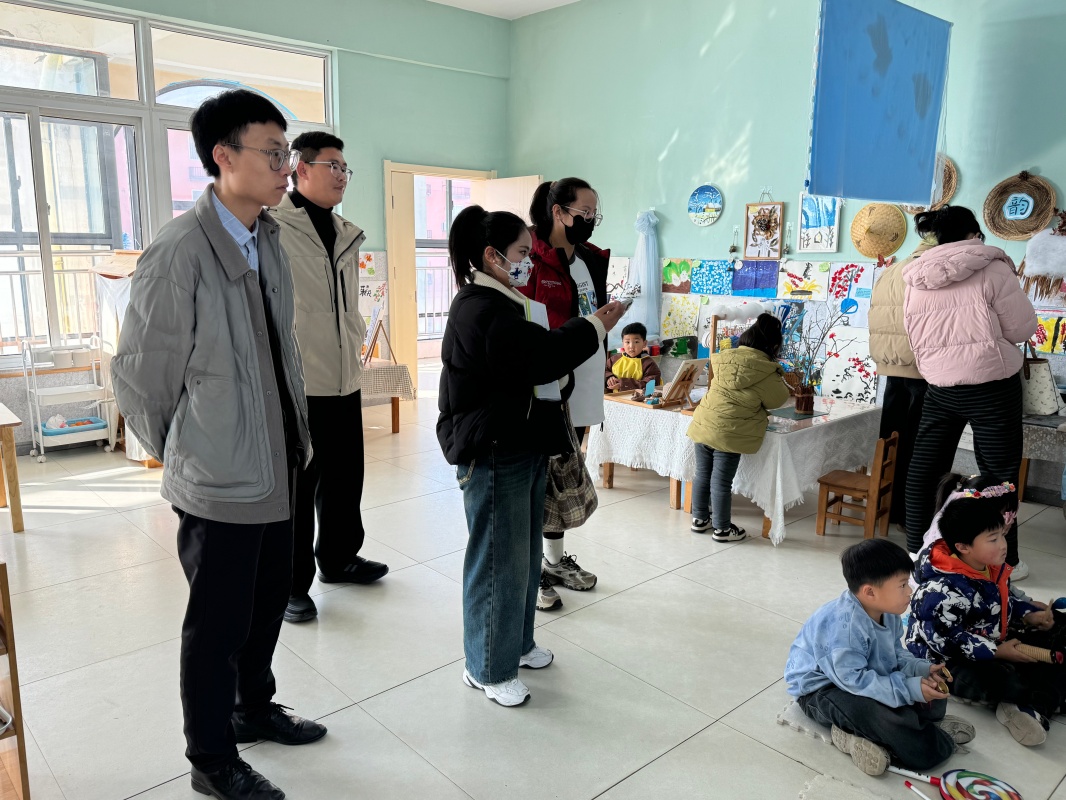 聚焦环境创设·精准指导促提升 ——新沂市学前教研中心组入园指导活动