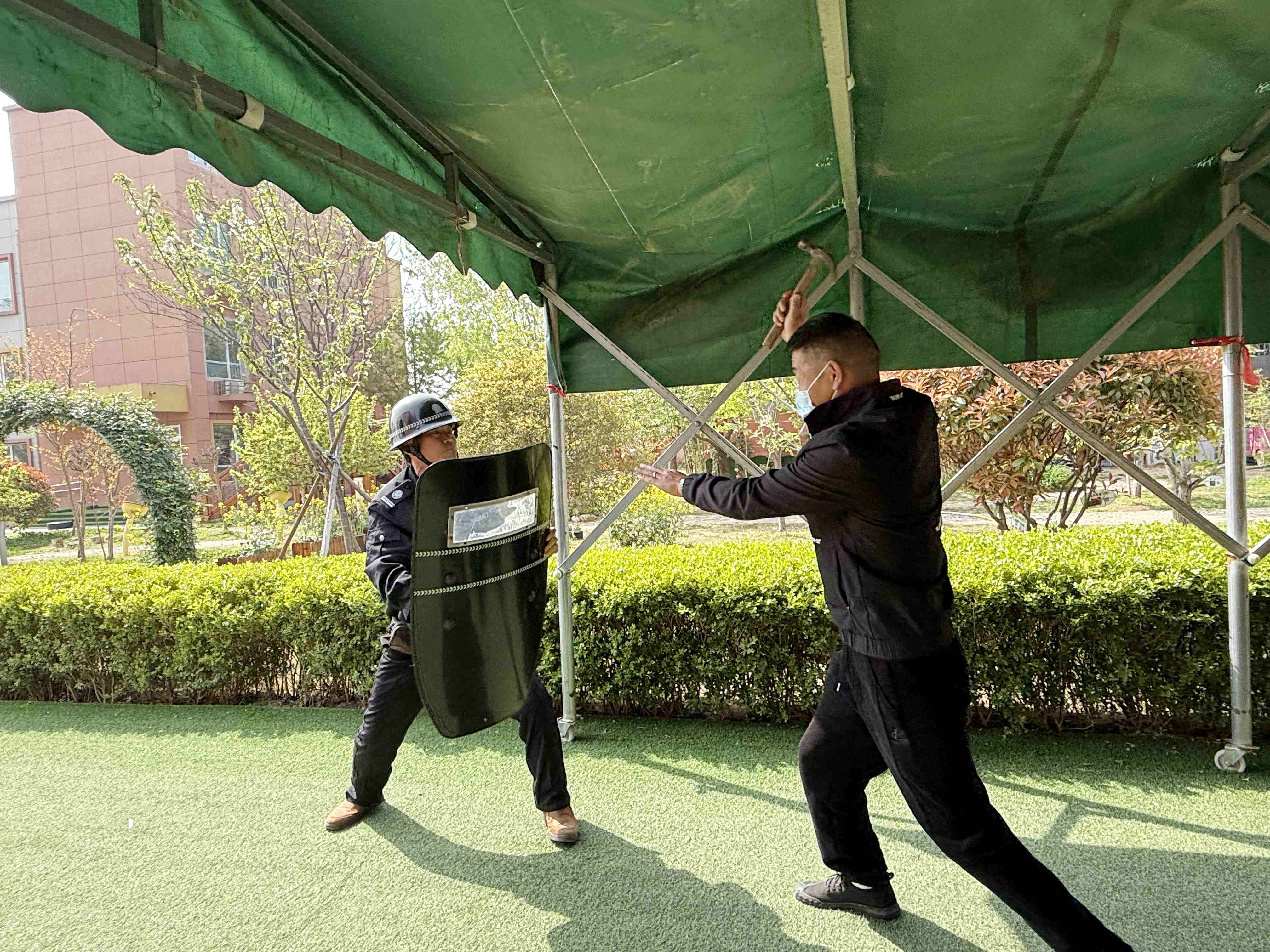 以“演”筑防，临“暴”不乱——合沟镇中心幼儿园开展防恐演练活动