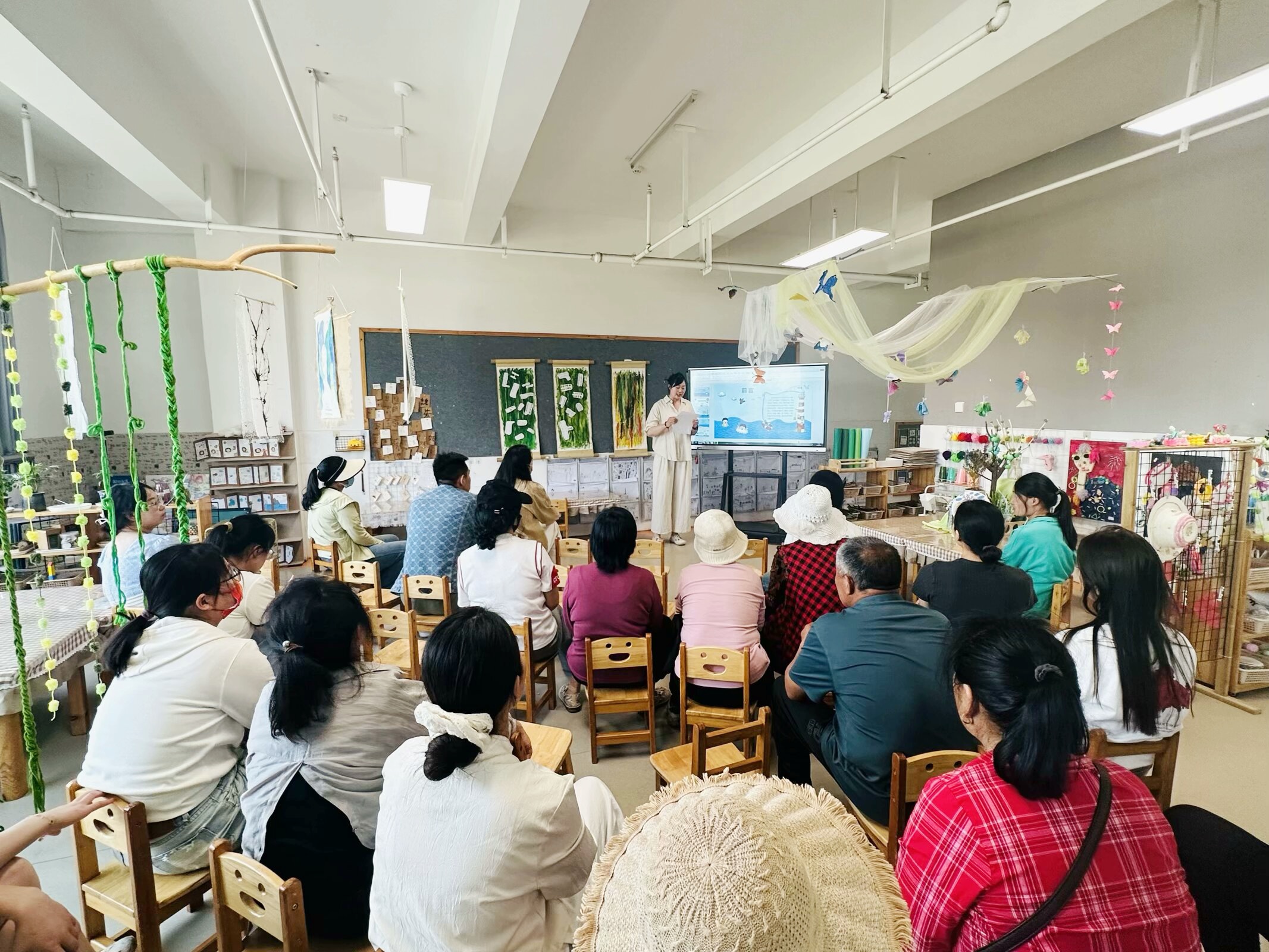 家园共携手 齐心防溺水——合沟镇中心幼儿园开展防溺水专题家长会