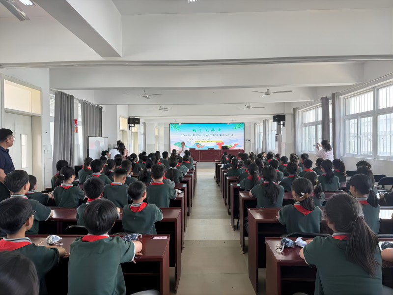 当端午遇见中医｜八一实验学校联合新沂市中医院带领学生玩转草药香囊，守护健康“艾”意浓