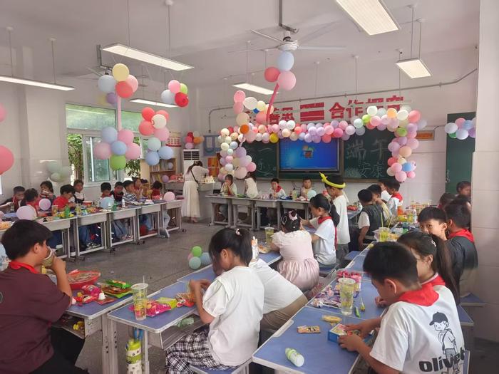 端午乐翻天 童趣伴成长——邵店镇中心小学开展端午节与六一主题活动