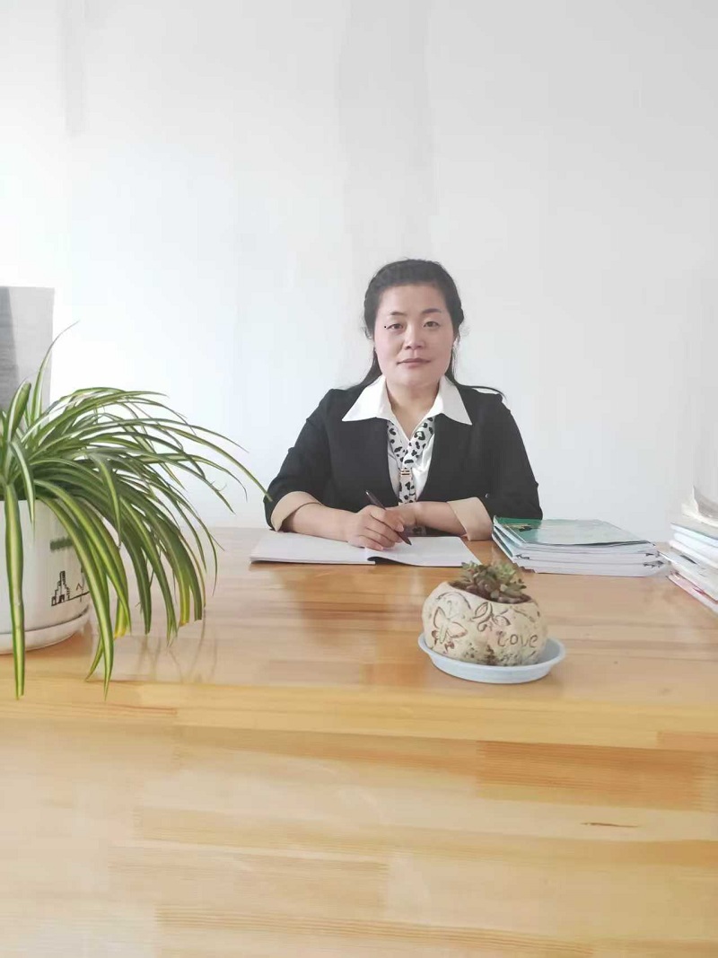 三尺讲台守初心，一支粉笔绘蓝图  ——新沂市港头中学  薛萍