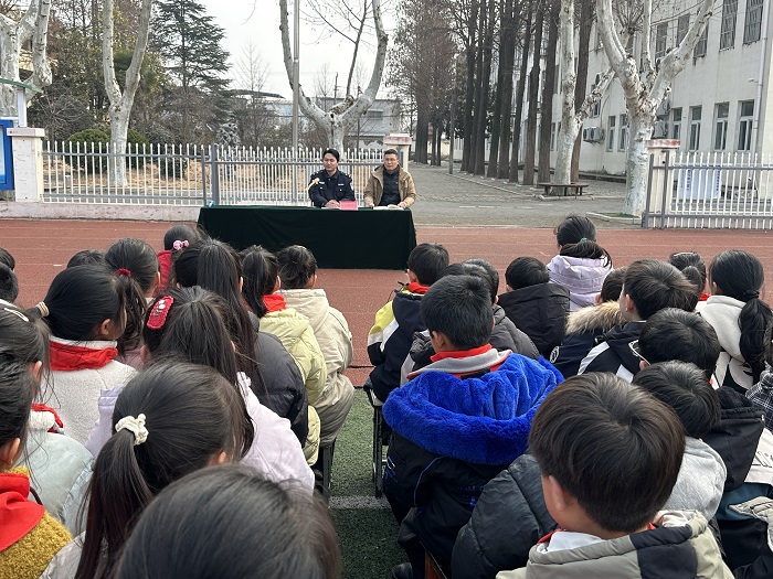 法治教育进校园 护航青春助成长 ——邵店镇中心小学开展法治报告会