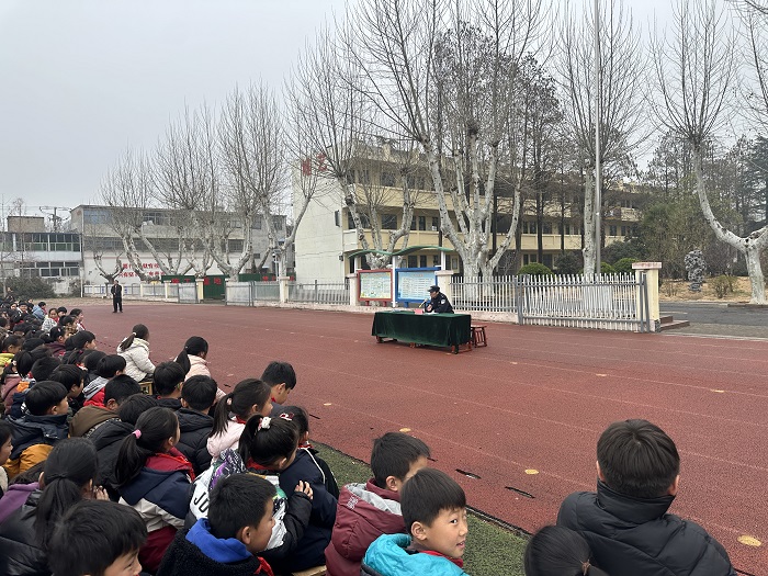 法治进校园 安全伴成长 ——邵店镇中心小学开展法治安全专题宣讲活动