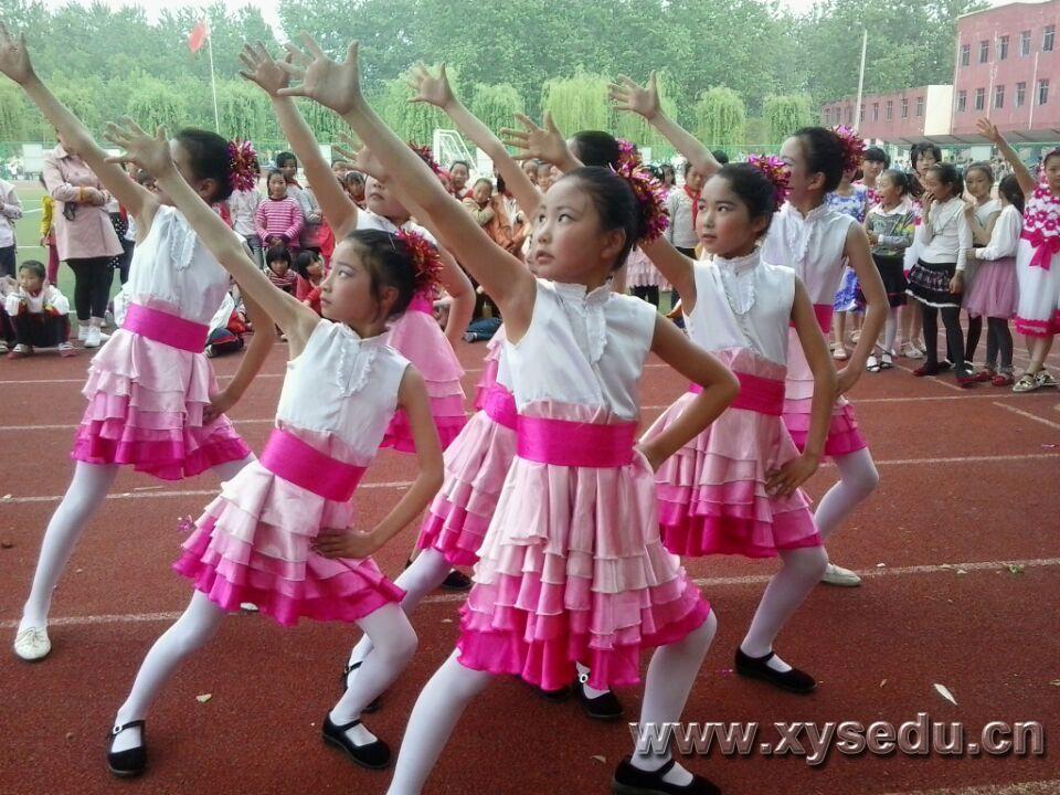  合沟小学举行首届剪纸校园文化艺术节