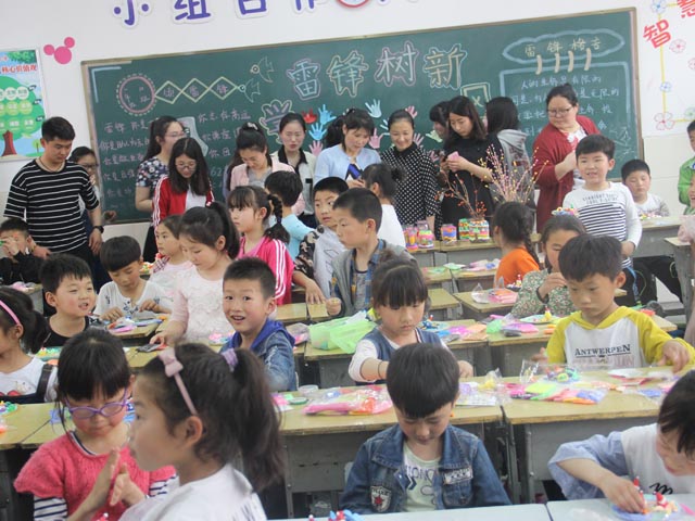 桥口小学举行班级特色课程建设推进会