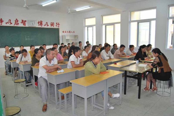 城西小学城北校区召开一年级家长会