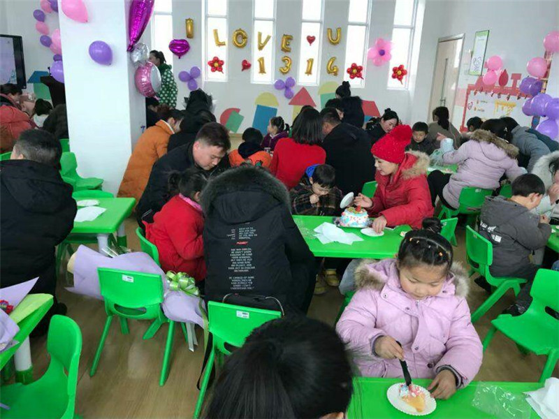 墨河中心幼儿园庆三八妇女节活动
